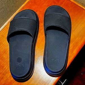 Reef women's size 10 platform slides.